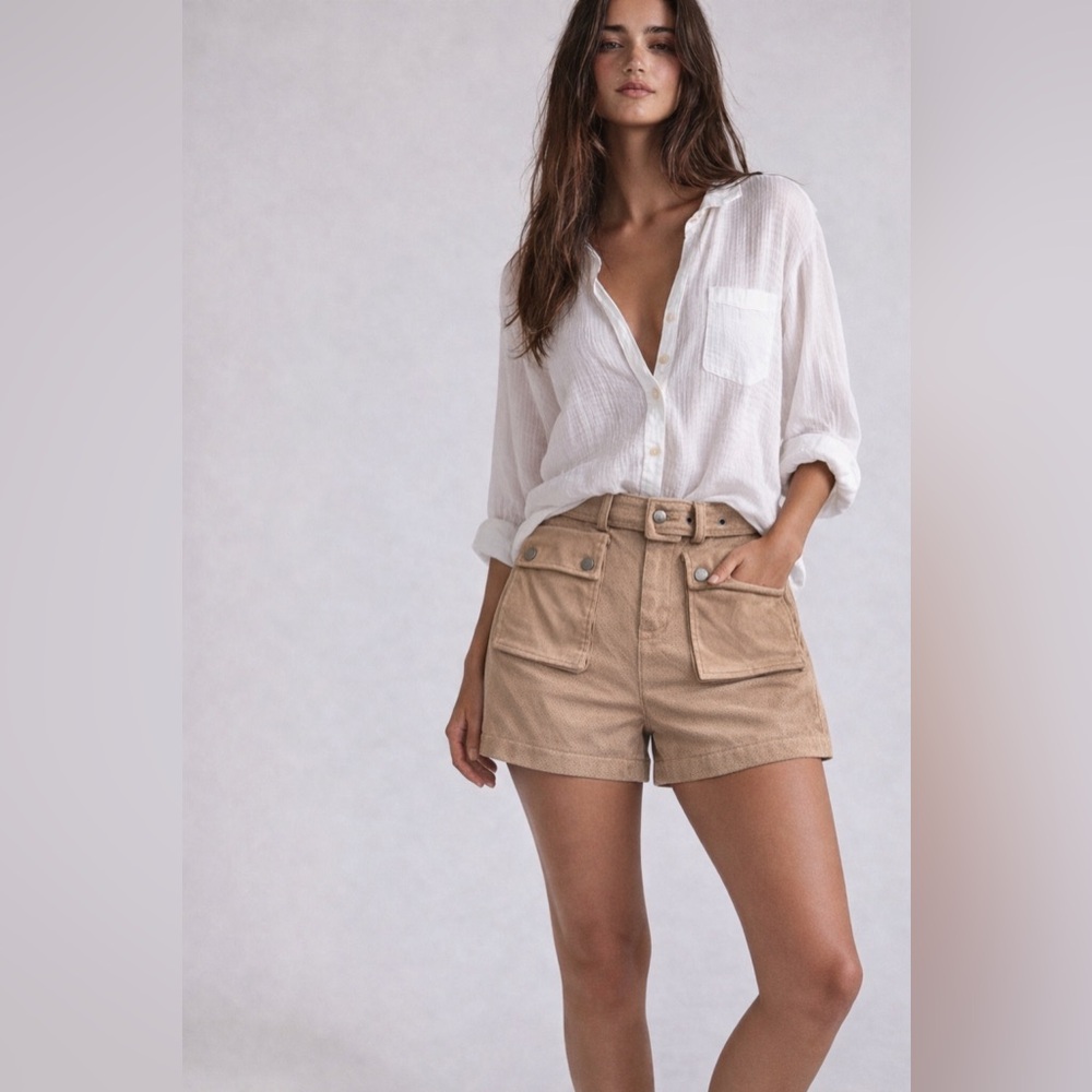 #4 🌷GUESS Belted High-Rise Cargo Shorts in Beige